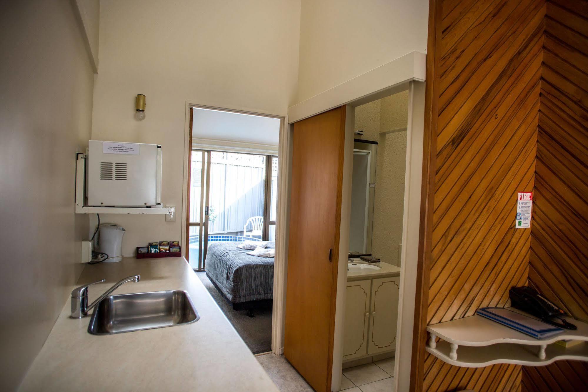 Bennetts Thermal Motor Inn Tauranga Dış mekan fotoğraf